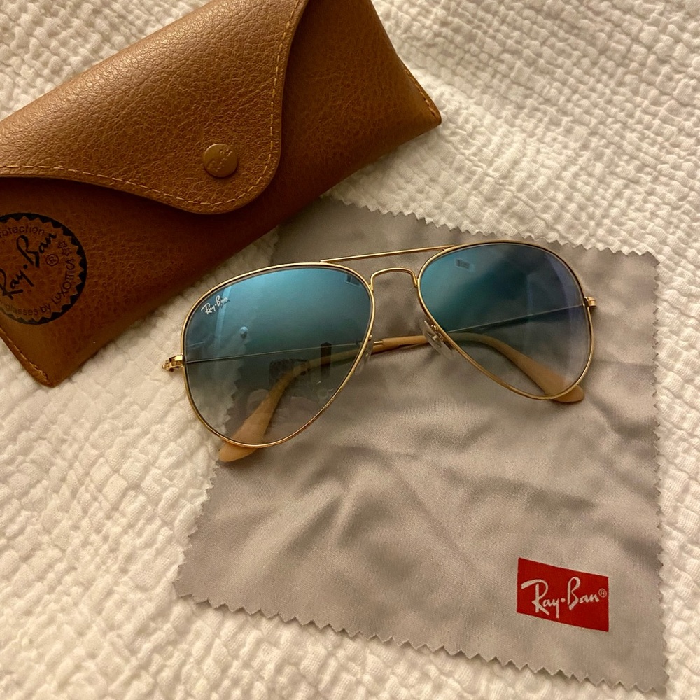 Womens RayBan Aviator sunglasses.